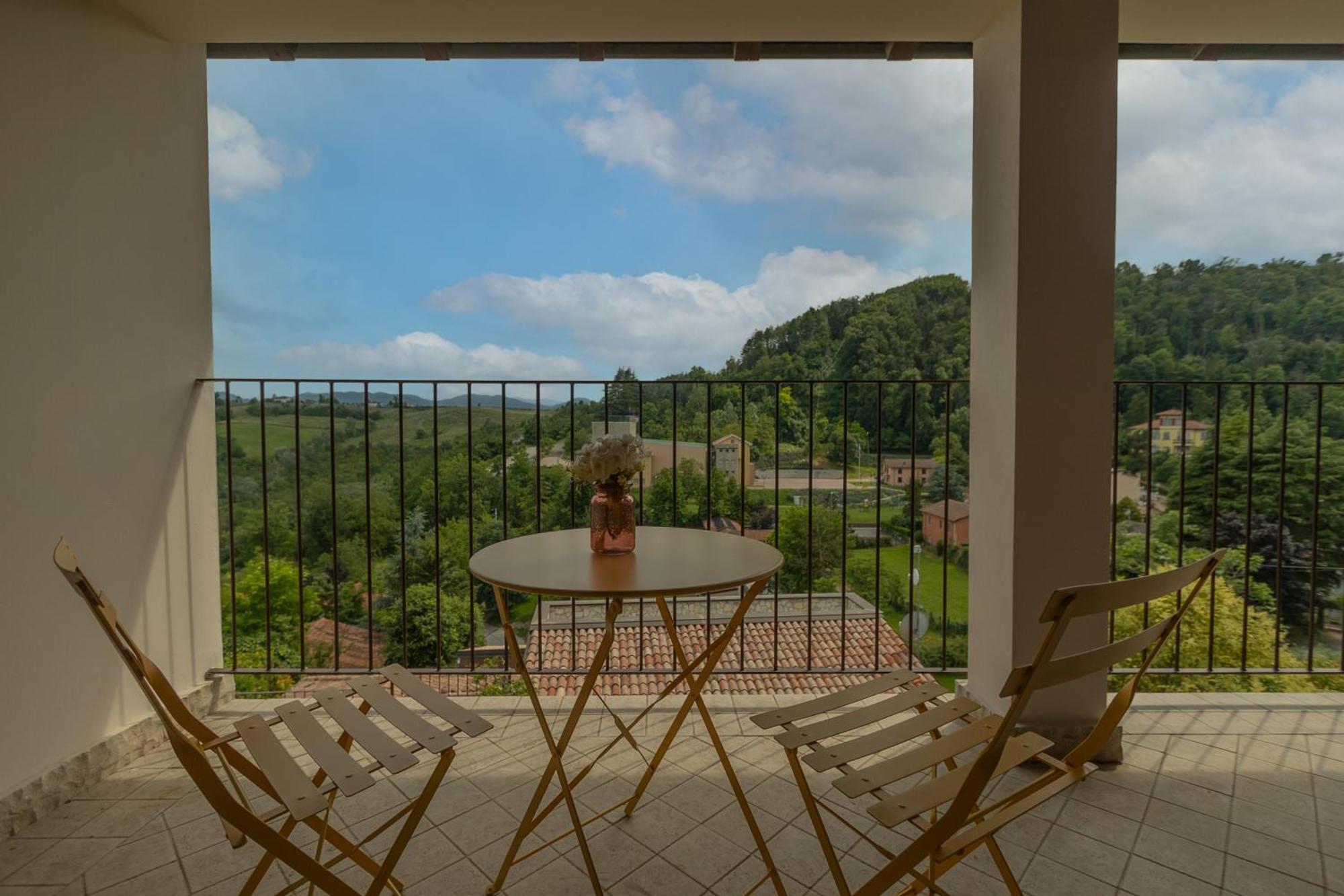 Luce Boutique Hotel Fortunago Εξωτερικό φωτογραφία